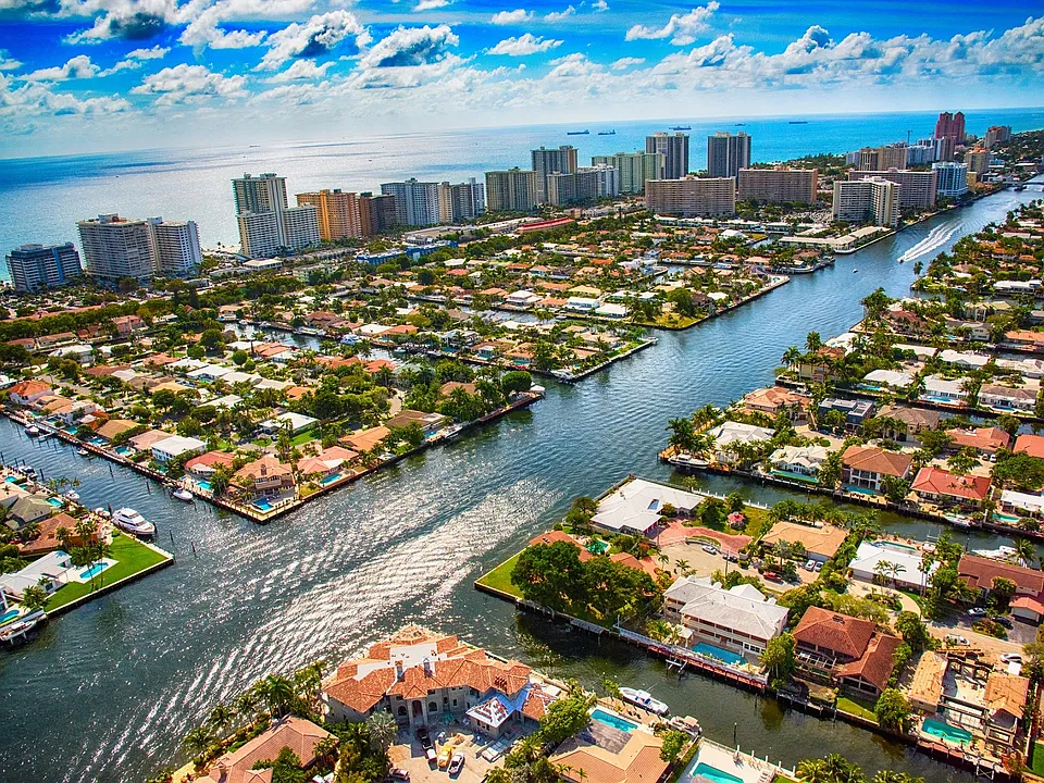 Close proximity to Fort Lauderdale.
