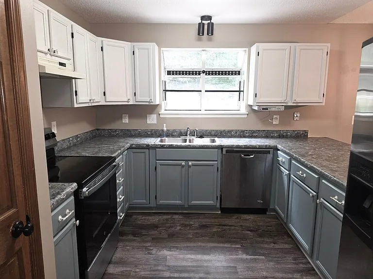 325 Westbrook Dr — Photo 6