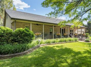 924 E Kensey Ct, Plano, IL 60545