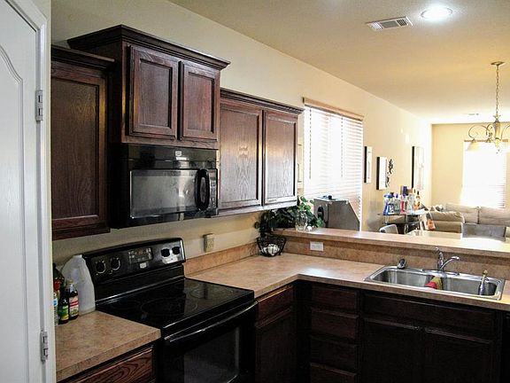 5th image of 501 Crescent Creek Ln