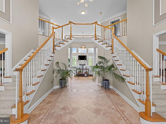4th image of 929 Putting Green Cir