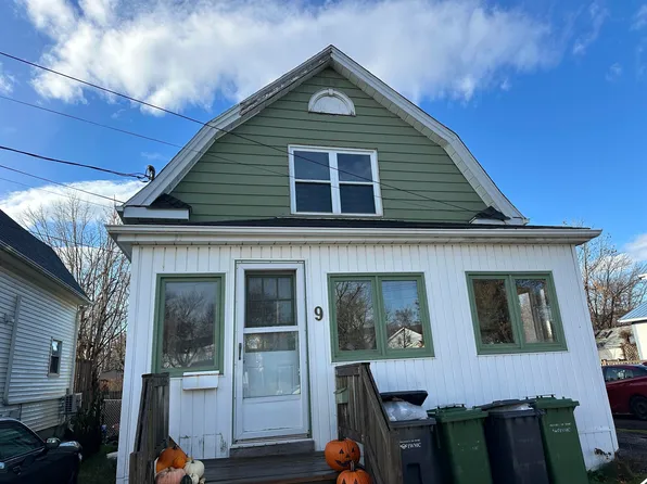 9 Esher St, Charlottetown, PE C1A 5G2