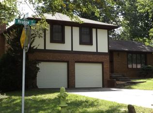 2330 E Meadow Dr, Springfield, MO 65804