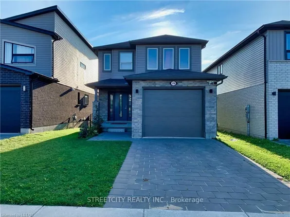 1998 Foxridge Cres, London, ON N6G 0L8