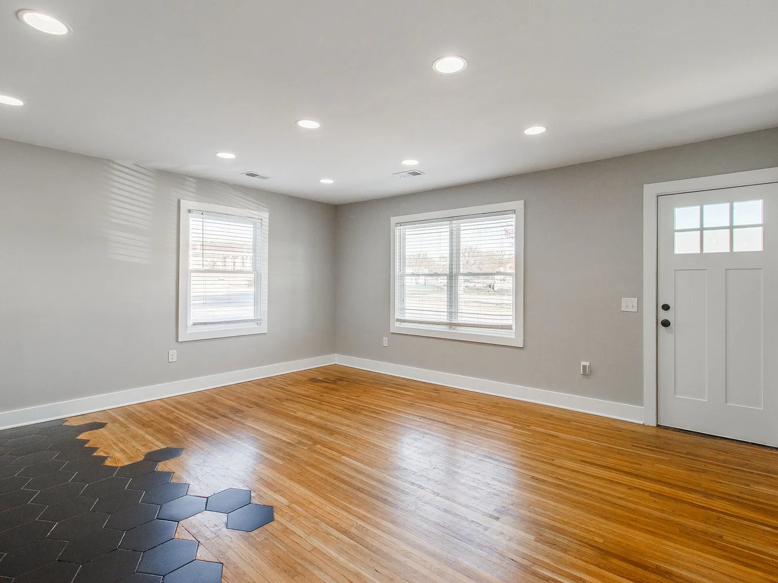 2 bed, $1,650 — Photo 4