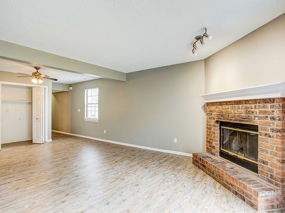 Brookwood Village Townhomes 601 NE 5th St Blue Springs MO Zillow