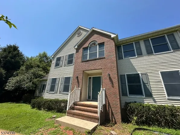 3 Van Fleet Rd, Readington Twp., NJ 08853