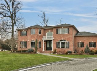 24 Geraldine Ct, Englewood Cliffs, NJ 07632