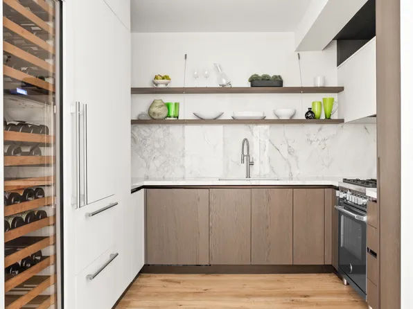 20 East 74th Street 2G image 3 of 19