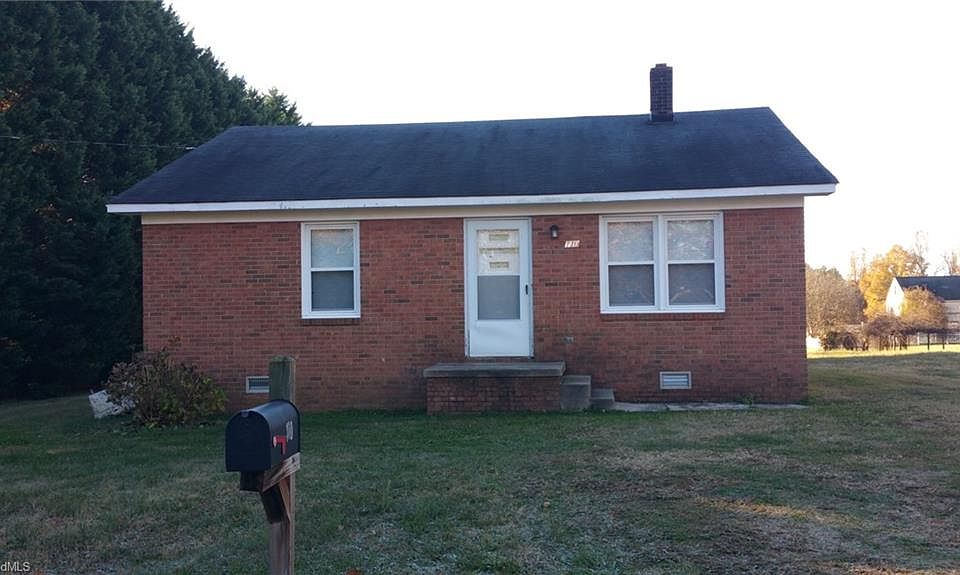 2nd image of 110 E Lowe Ave