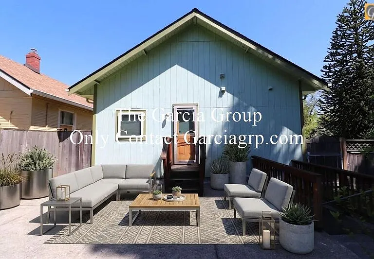 2532 N Watts St — Photo 33