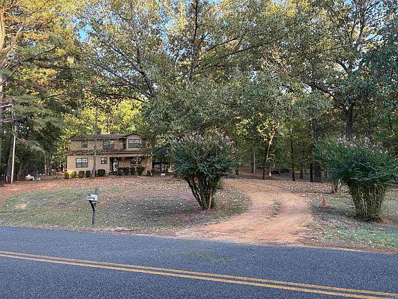 2nd image of 1440 Central Rd