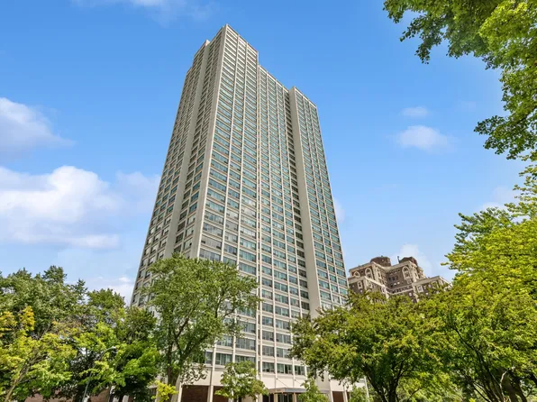 1700 E 56th St #2202-03, Chicago, IL 60637