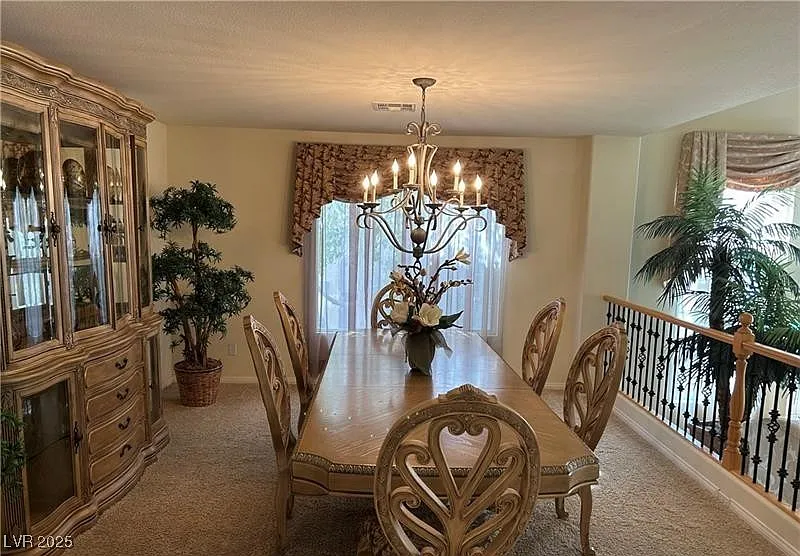 5 bed, 4.5 bath, 5266 sqft, $6,000 — Photo 4