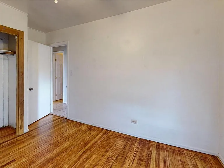 810 Lowell Blvd — Photo 14