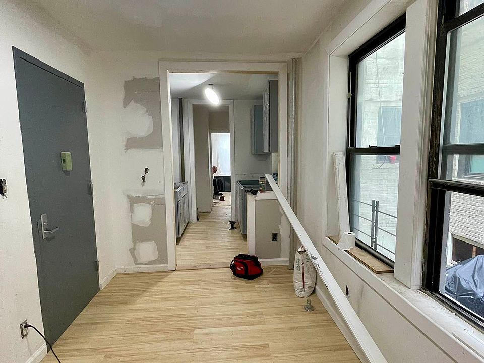 1st image of 2131 27th St APT A1