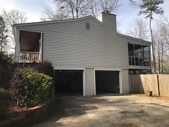 3rd image of 105 Nightwind Ct