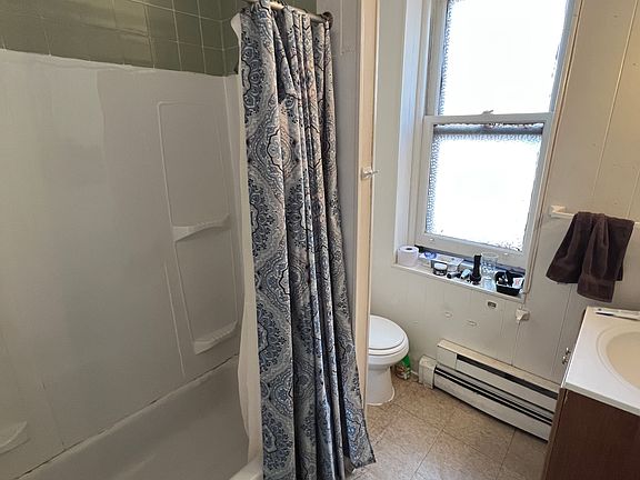 4th image of 4226 Pine St #3F