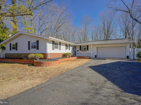 619 Whitman Dr, Turnersville, NJ 08012