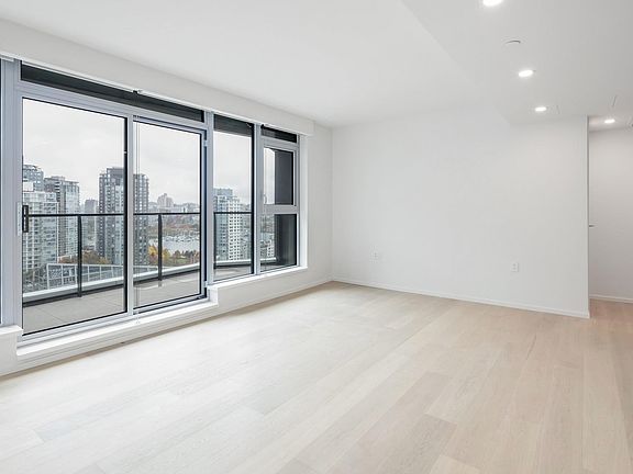 4th image of 889 Pacific St #801