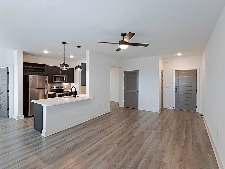 Linz Luxury Living — Photo 84
