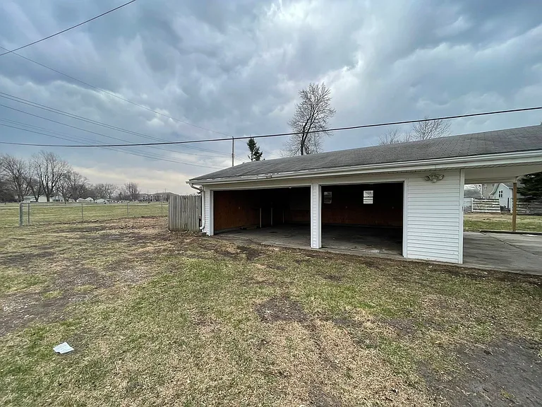 605 SW Walnut St — Photo 8
