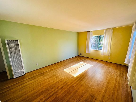 3rd image of 1319 Bath St #6