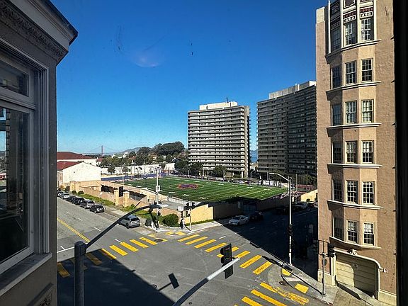 5th image of 2960 Polk St APT 11