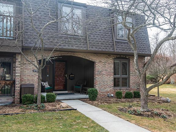 3rd image of 670 Greenhills Dr