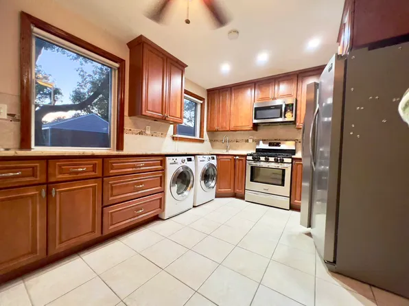 216-37 68th Avenue image 4 of 17