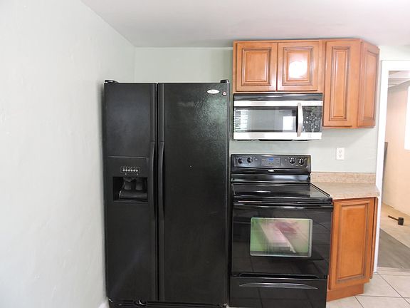 4th image of 5231 Wilson Ave