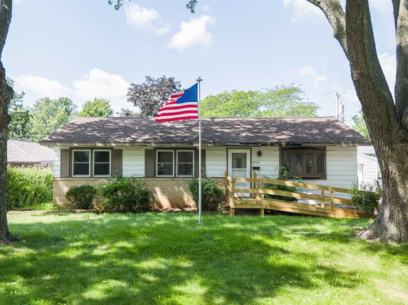 2426 Butlin Dr, Beloit, WI 53511