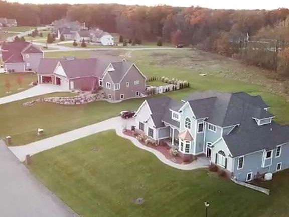 4th image of 10670 Martell Ct