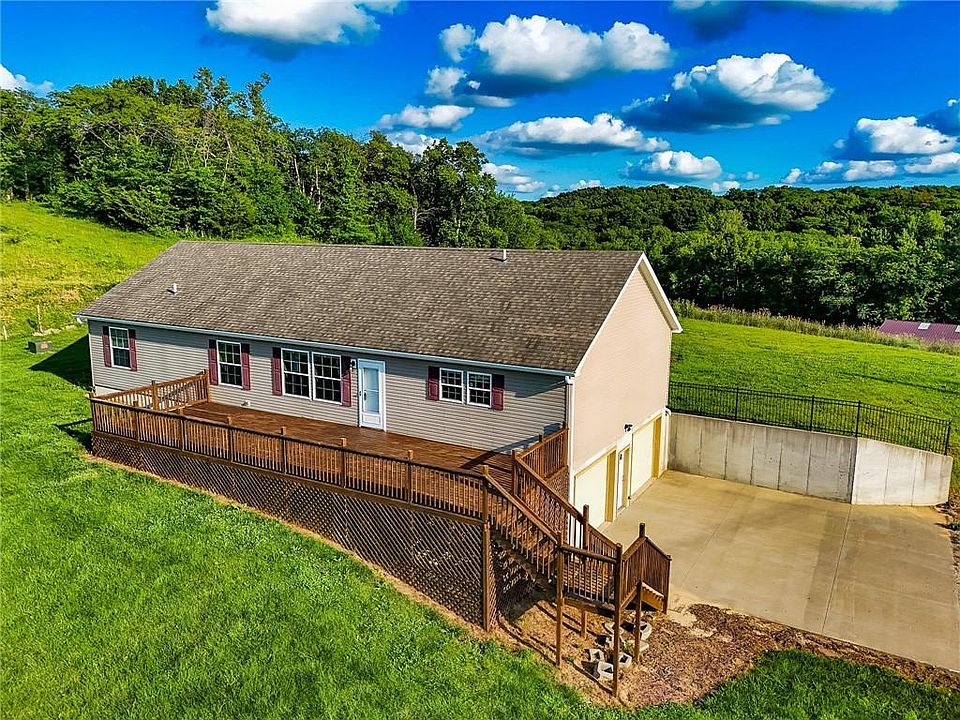 1st image of 130 SE Sparta Rd