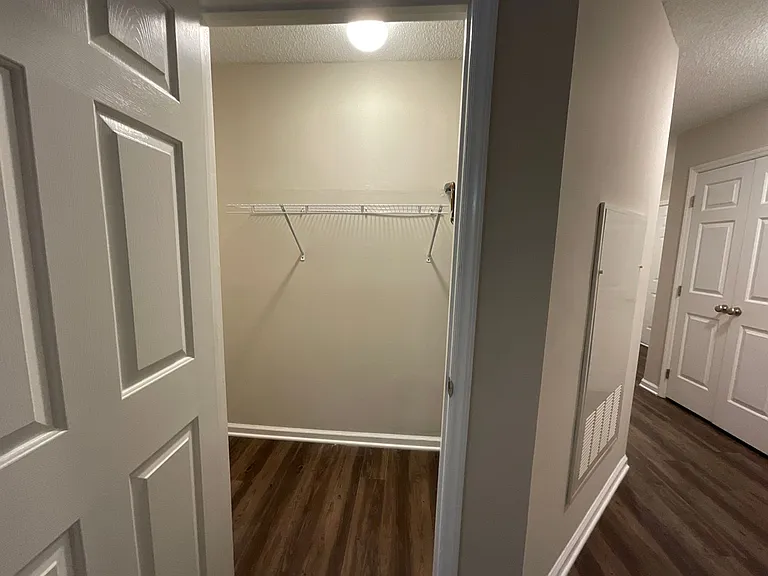 Meridian Park Apartments — Photo 94