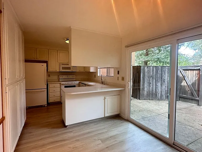 2084 Alta Loma St — Photo 3
