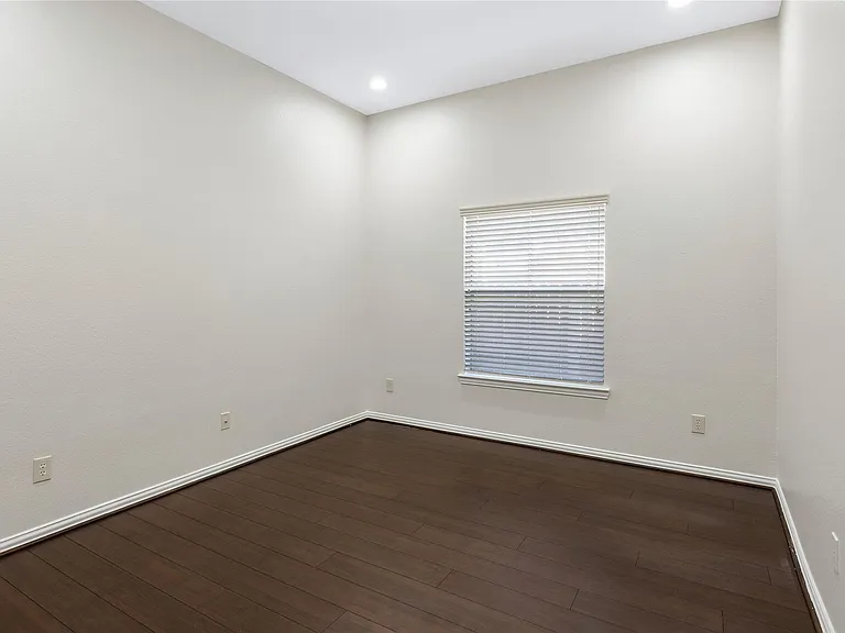 24322 Bella Florence Dr — Photo 31