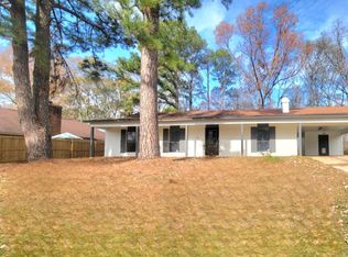 452 Sharon Hills Dr, Jackson, MS 39212