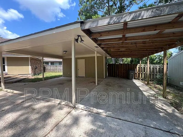 13235 Country Park Ave — Photo 4