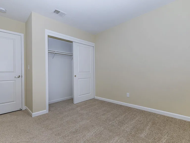 Oak Hills Apartments — Photo 12