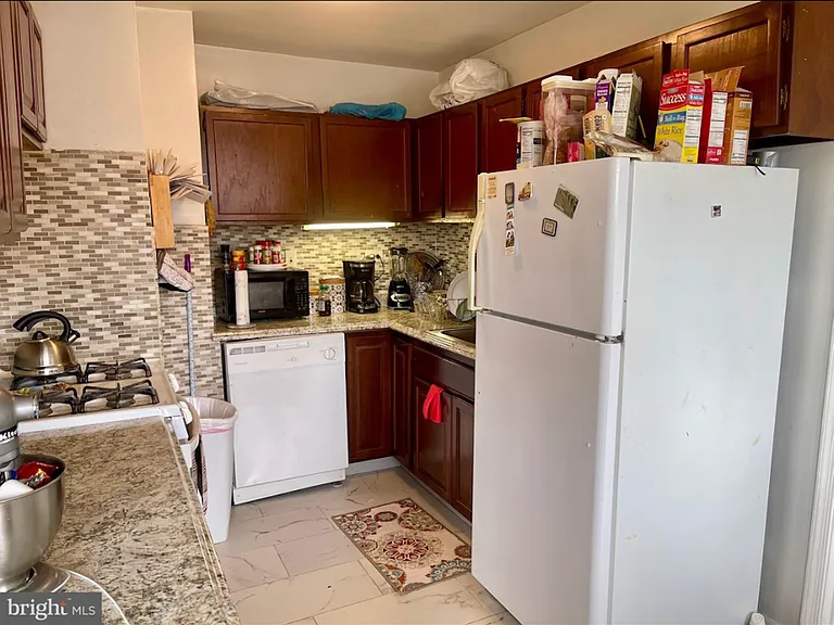 5851 Quantrell Ave #412 — Photo 7