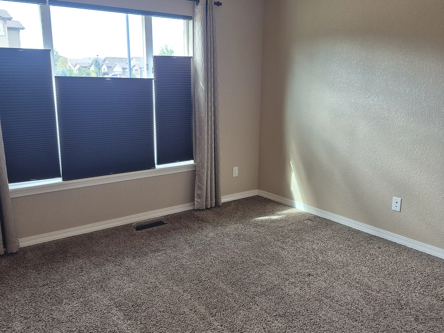 4 bed, 3063 sqft, $2,895 — Photo 4