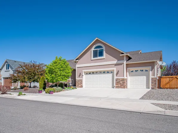 1118 Chantel Dr, Minden, NV 89423