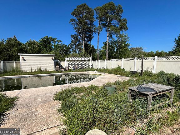 3rd image of 135 Meriwether Cir NW