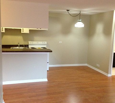 4th image of 1339 N Dearborn St APT 6C