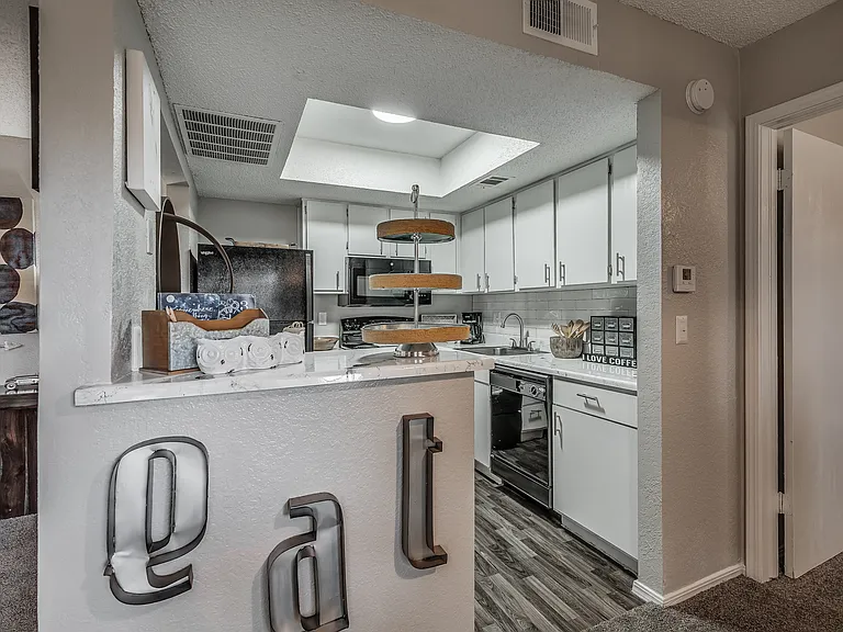 Woodscape Apartments — Photo 10