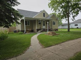 516 8th St SE, Watertown, SD 57201