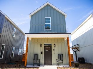 658 W Price Ave, Springdale, AR 72764
