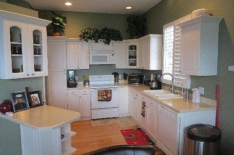 5th image of 498 Kiwi St
