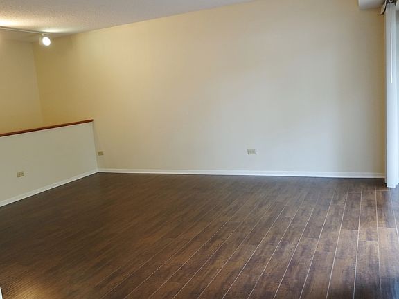 3rd image of 1033 Buccaneer Dr APT 2